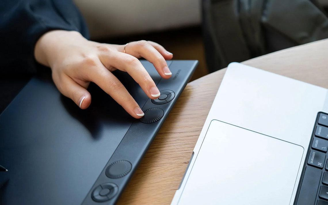 NUEVA Wacom Intuos Pro 2025 pen tablet